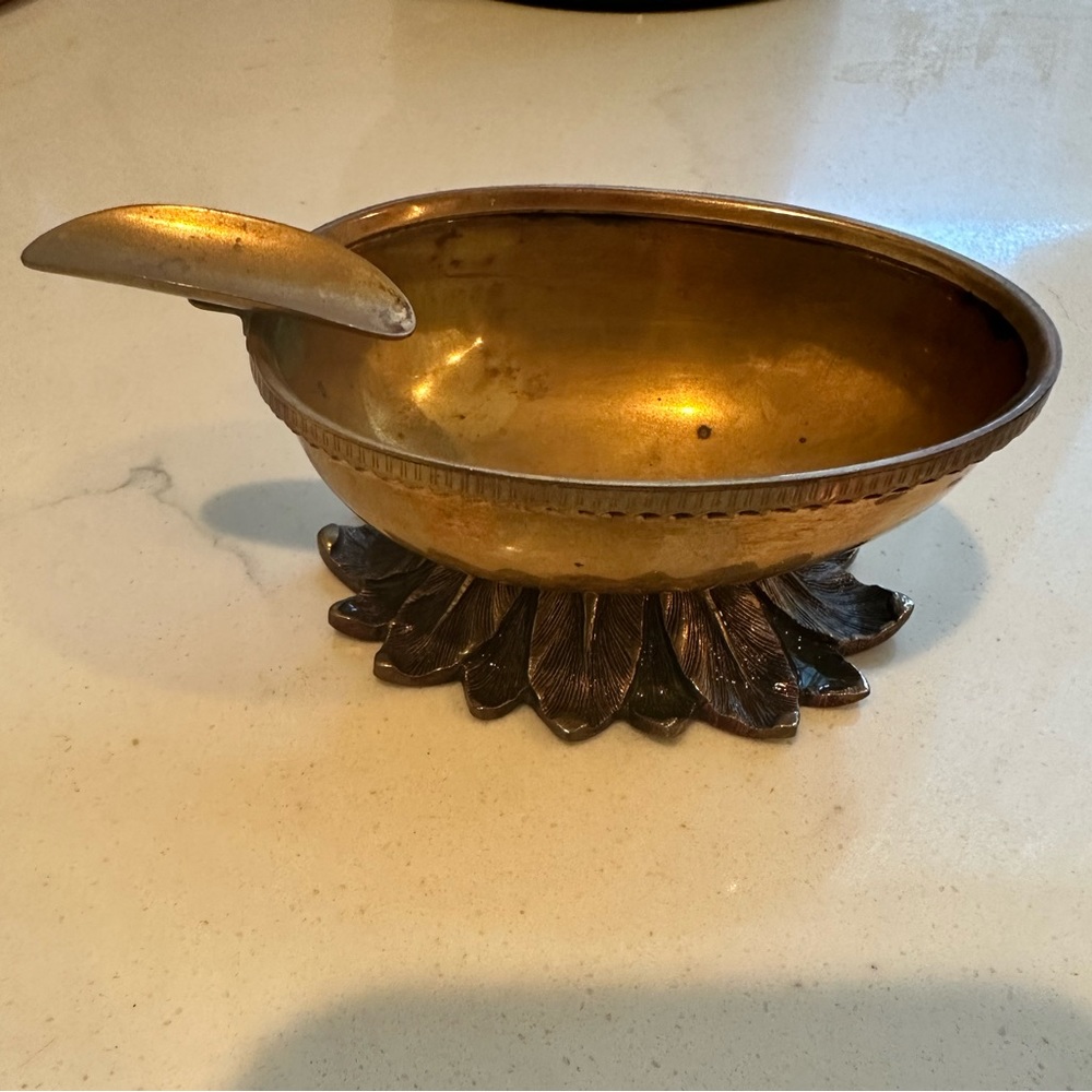 Vintage MCM Brass Evans Oval Footed Cigarette Ashtray Made in USA